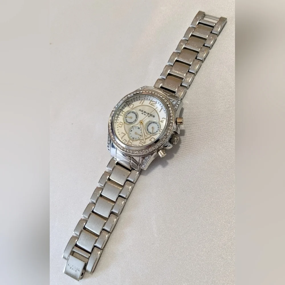Akribos XXIV Women's Chronograph Watch MOP AK683TTG Crystals New Battery 6.5